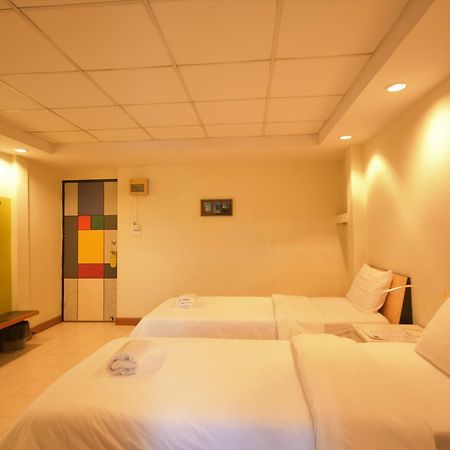 Room At Prachachuen Nonthaburi Esterno foto