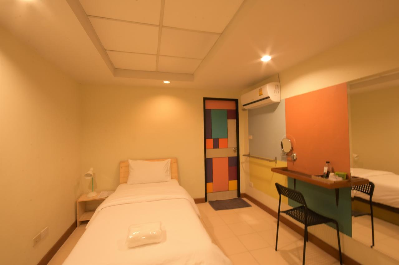 Room At Prachachuen Nonthaburi Esterno foto