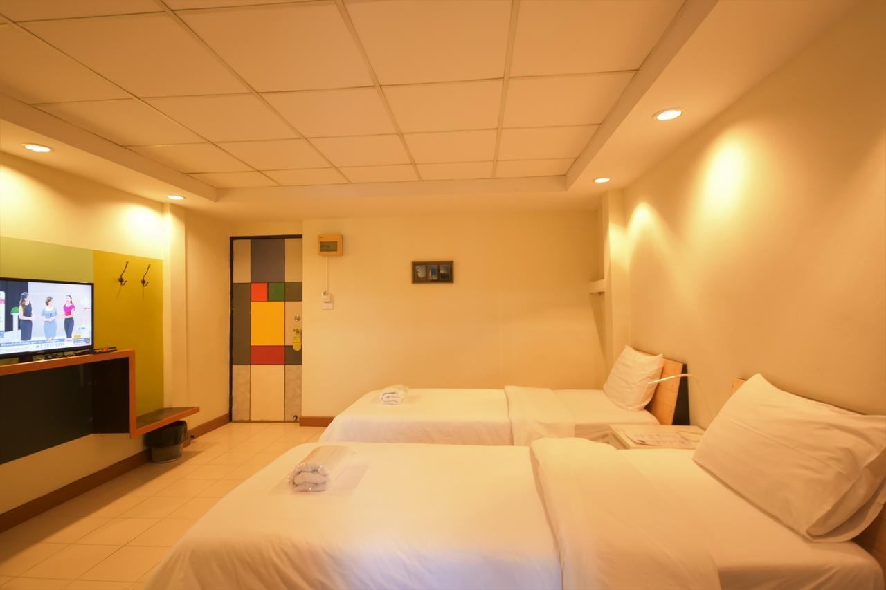 Room At Prachachuen Nonthaburi Esterno foto