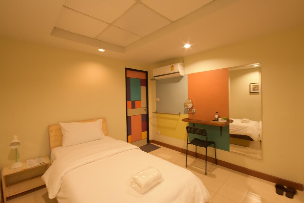 Room At Prachachuen Nonthaburi Esterno foto