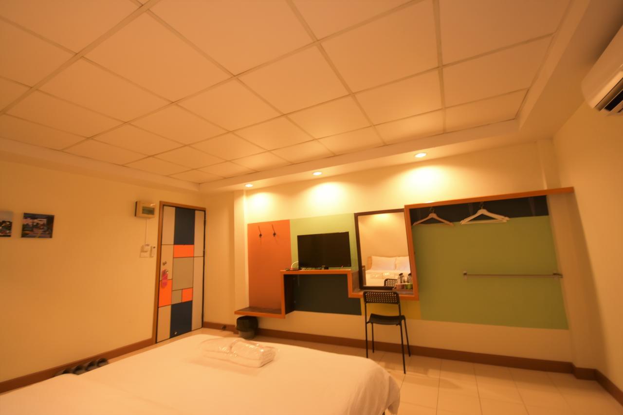 Room At Prachachuen Nonthaburi Esterno foto