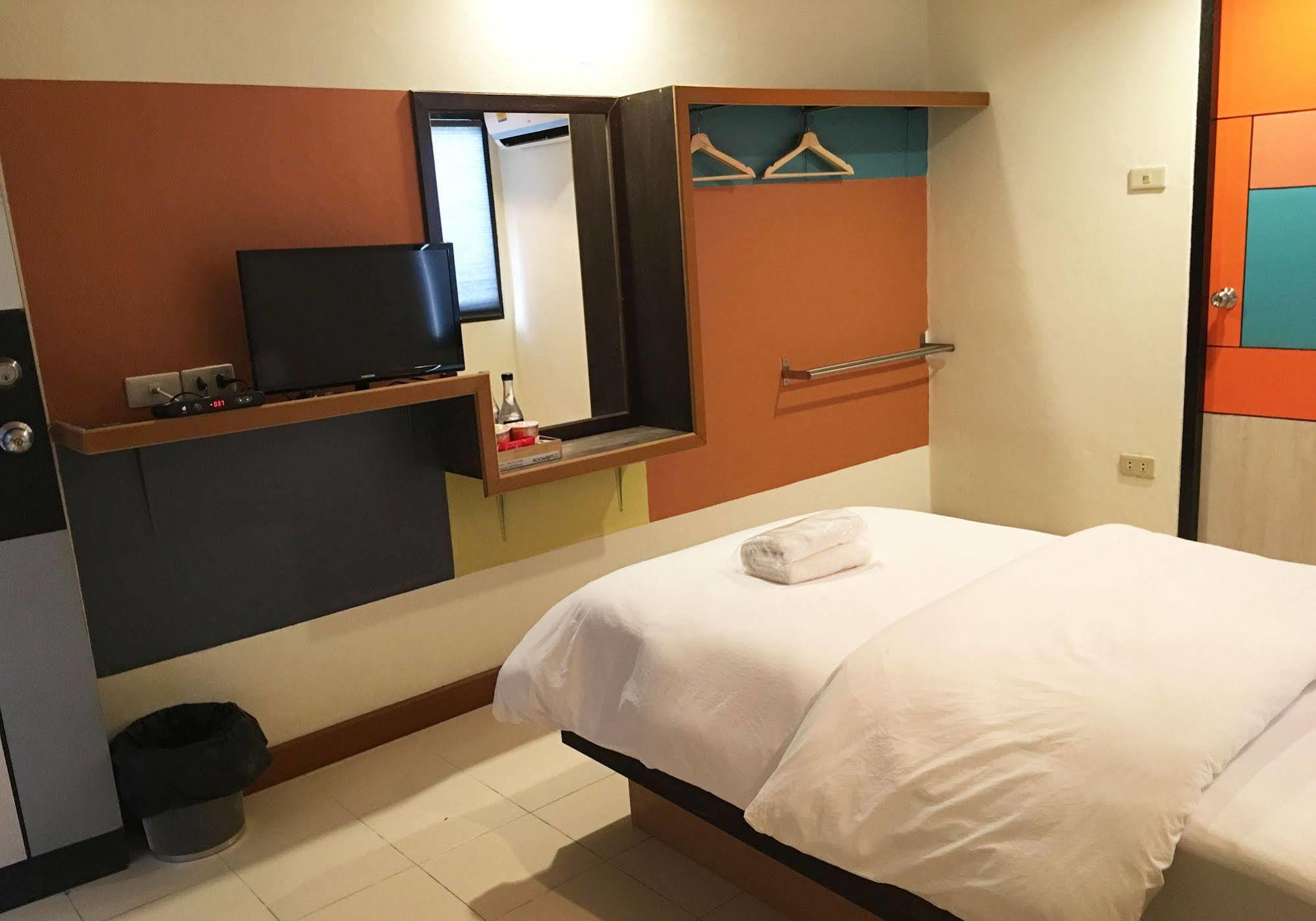 Room At Prachachuen Nonthaburi Esterno foto
