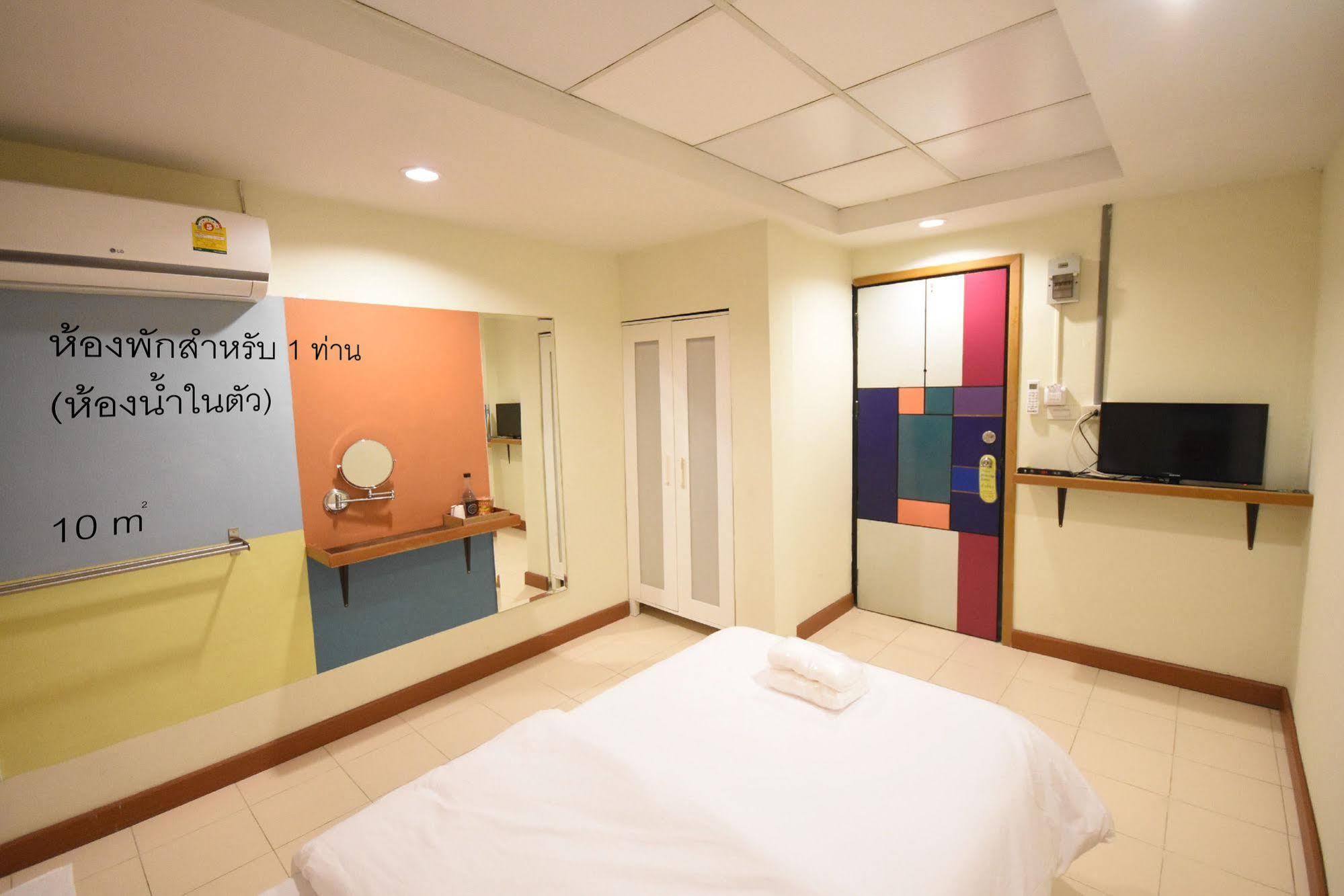Room At Prachachuen Nonthaburi Esterno foto
