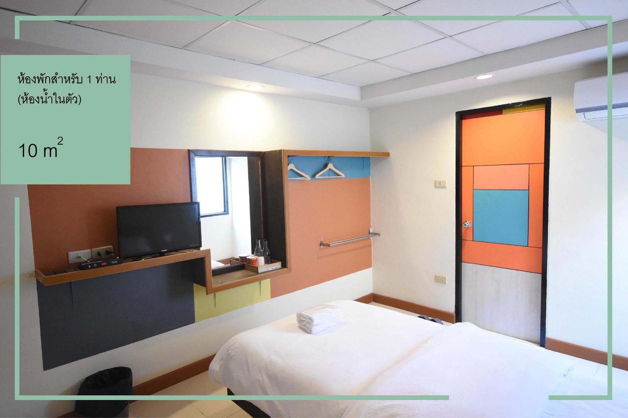 Room At Prachachuen Nonthaburi Esterno foto