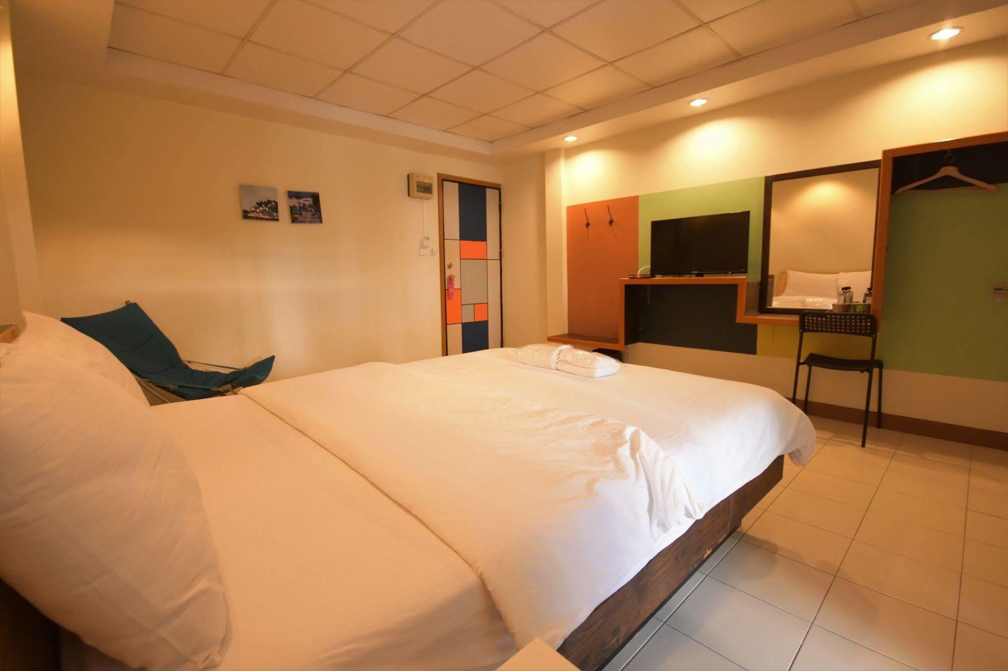 Room At Prachachuen Nonthaburi Esterno foto