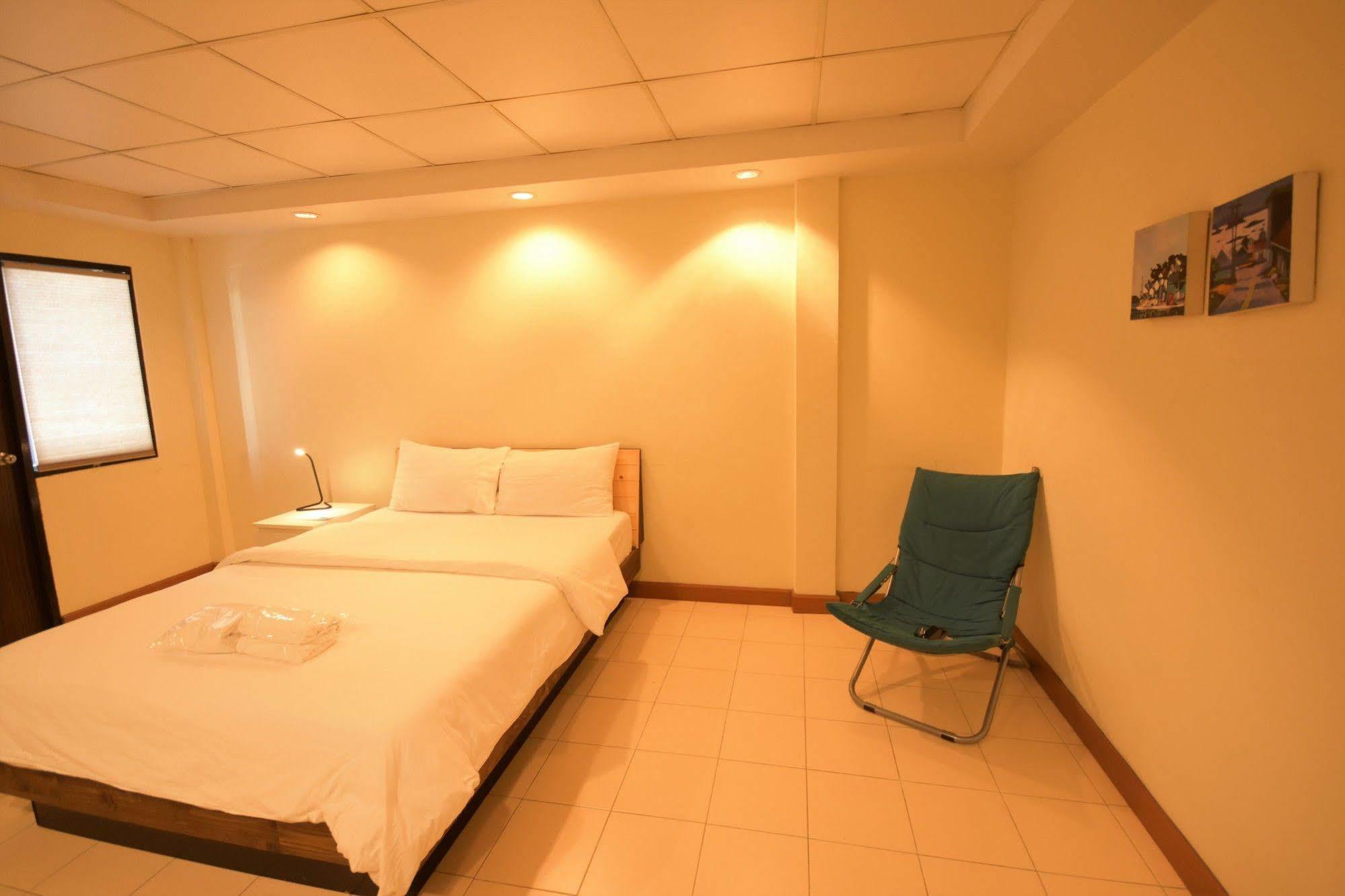 Room At Prachachuen Nonthaburi Esterno foto