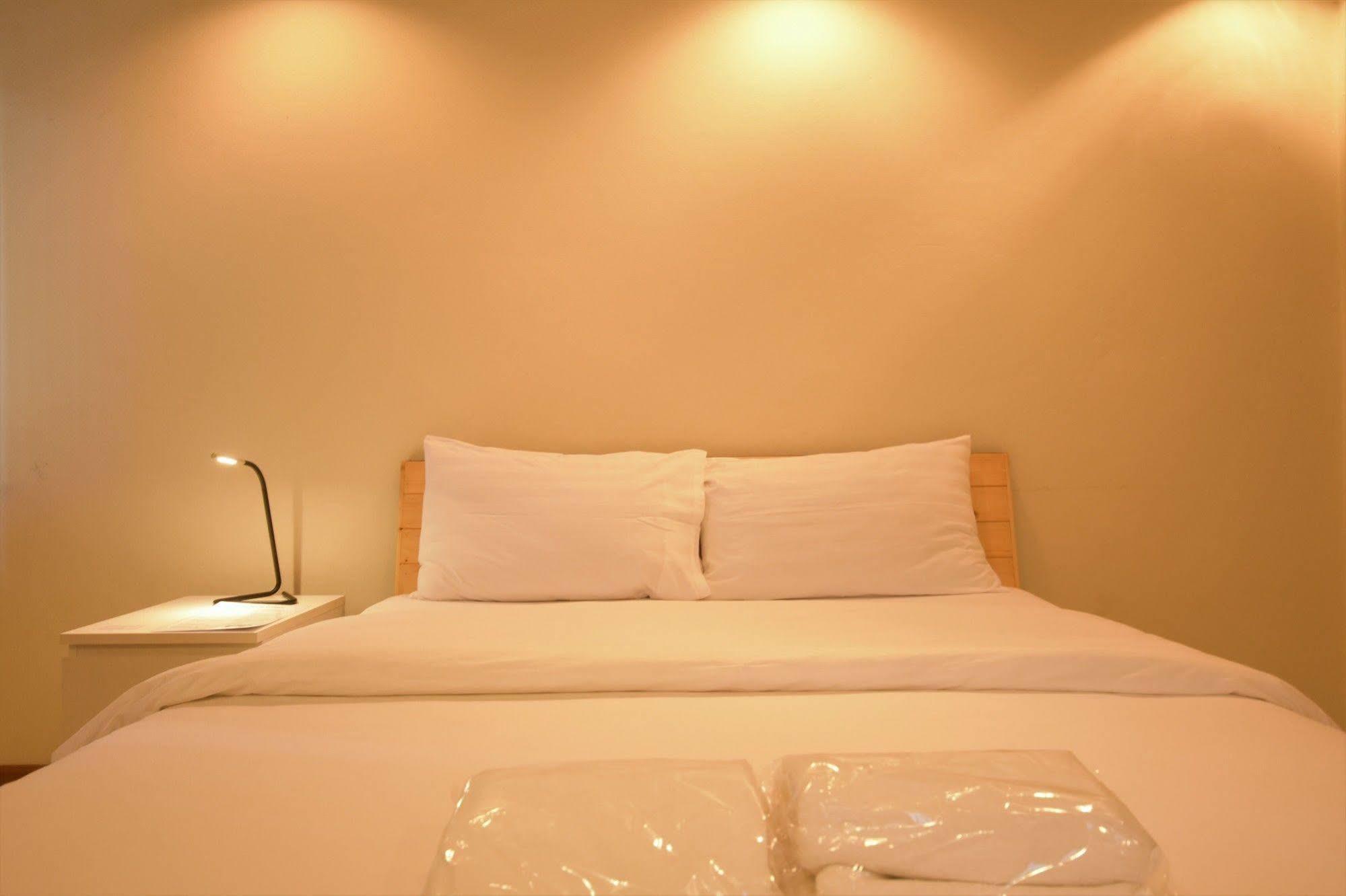 Room At Prachachuen Nonthaburi Esterno foto