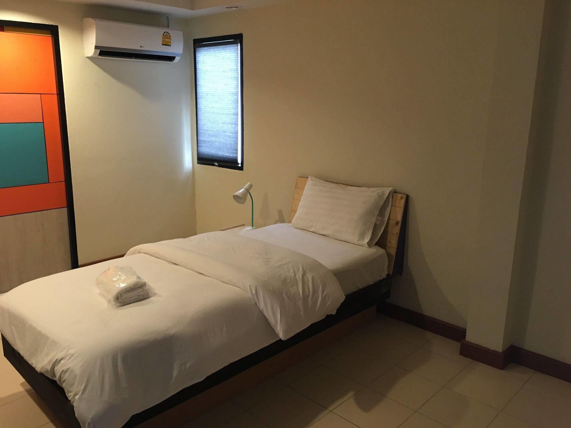 Room At Prachachuen Nonthaburi Esterno foto