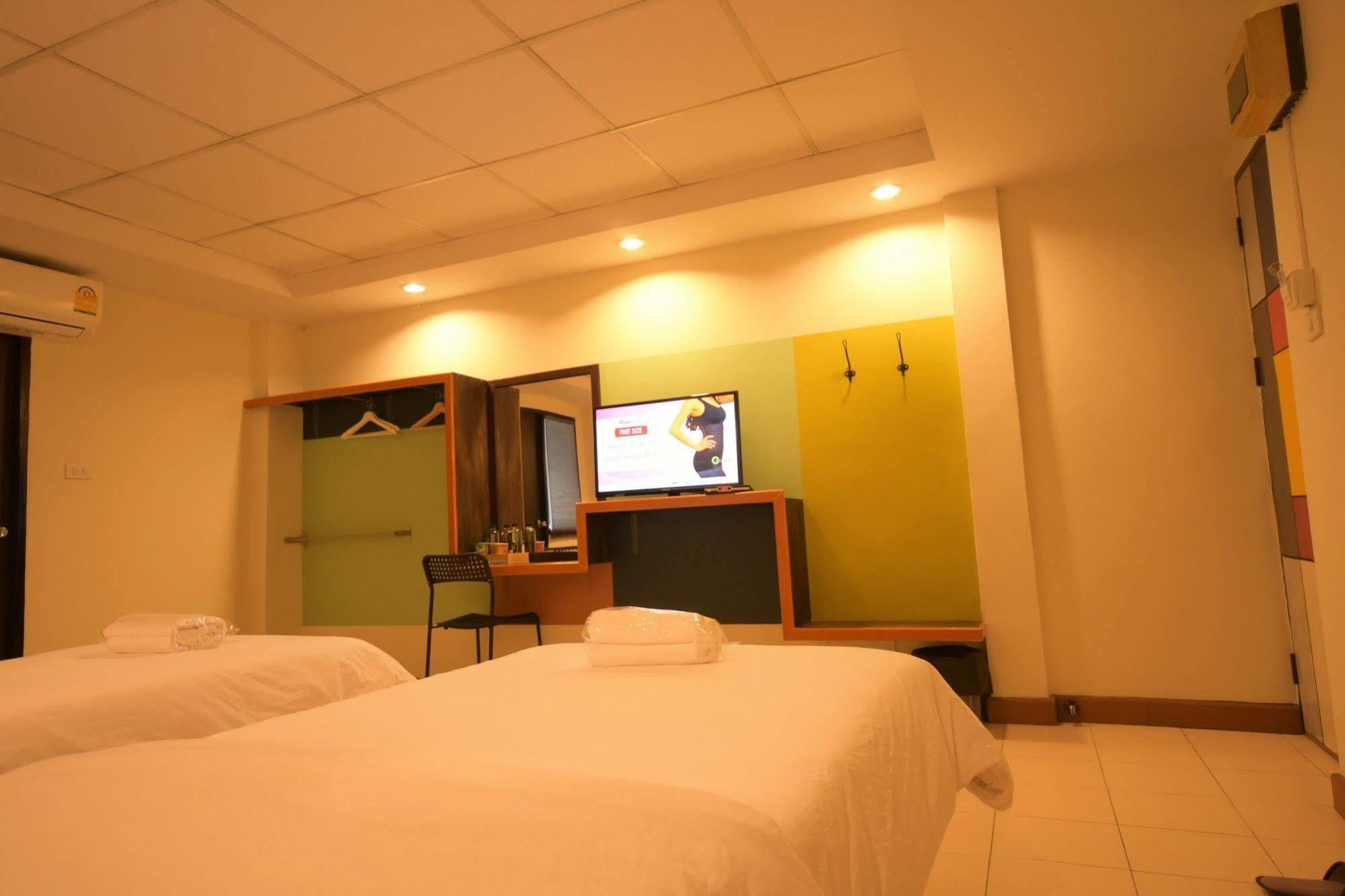 Room At Prachachuen Nonthaburi Esterno foto